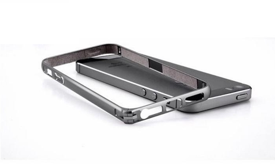 良い品質 超 Iphone の細い金属は IPhone 5/5s のための豊富なフレームをカバーします 売上高